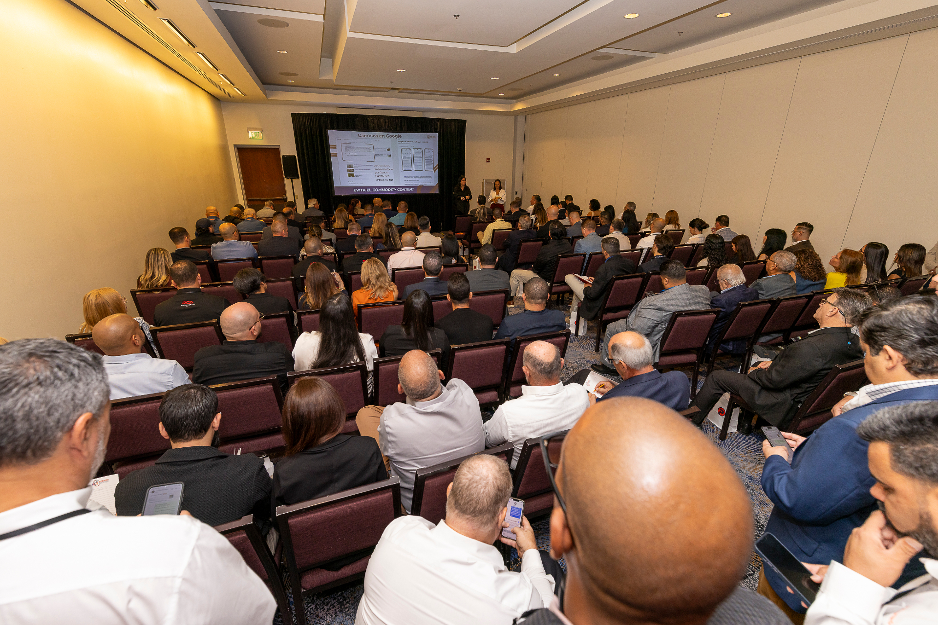 Audiencia en conferencia del Premier Auto Summit